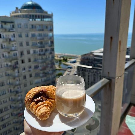 Удобные апартаменты с видом на море Батуми Экстерьер фото