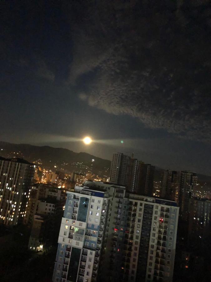 Удобные апартаменты с видом на море Батуми Экстерьер фото